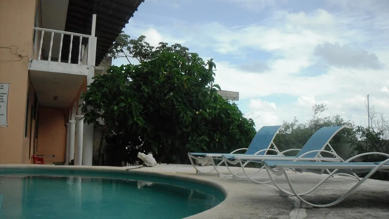 Hotel Cuarto Camino Playa Del Carmen location